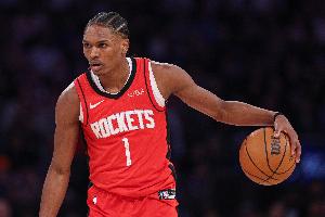 各种蹦真全面！阿门10中6砍12分10板9助&amp;6前场板 正负值+32