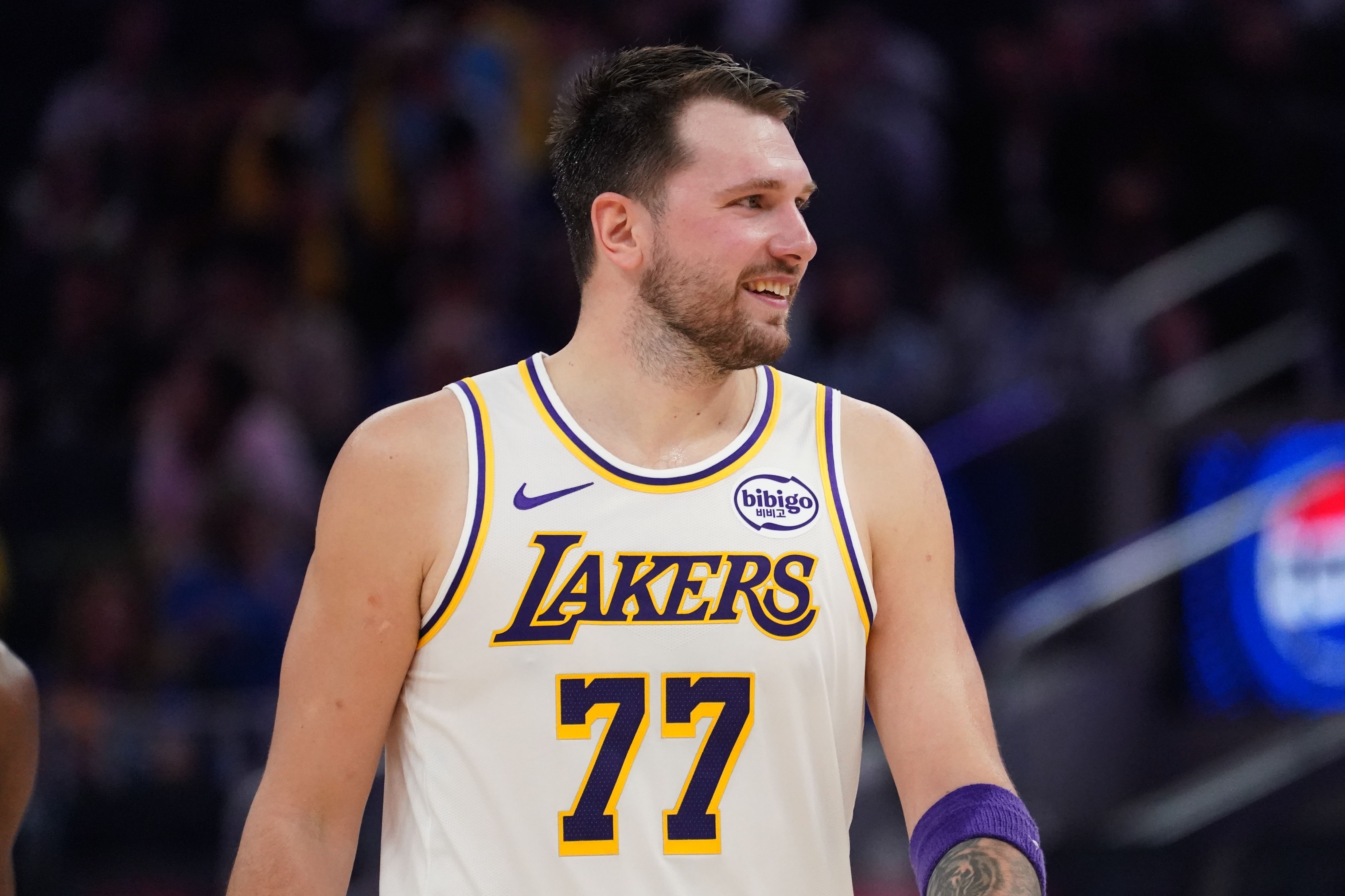 九游体育下载-稳是很稳！东契奇22中10得27分10板7助1帽 7失误&amp;抱怨太多是瑕疵